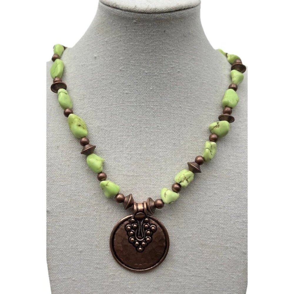 Vintage Chunky Natural Lime Green With Nickel Turquoise Boho Necklace Size 21” - Picture 4 of 15
